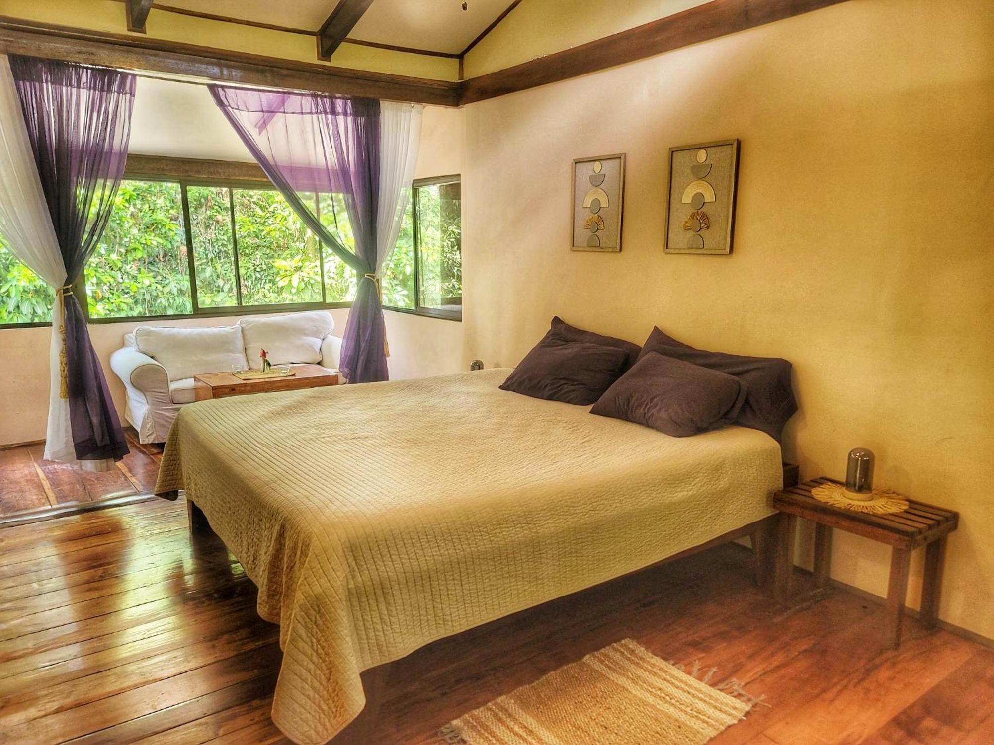 Caribe Town Bungalows Puerto Viejo de Talamanca Bagian luar foto