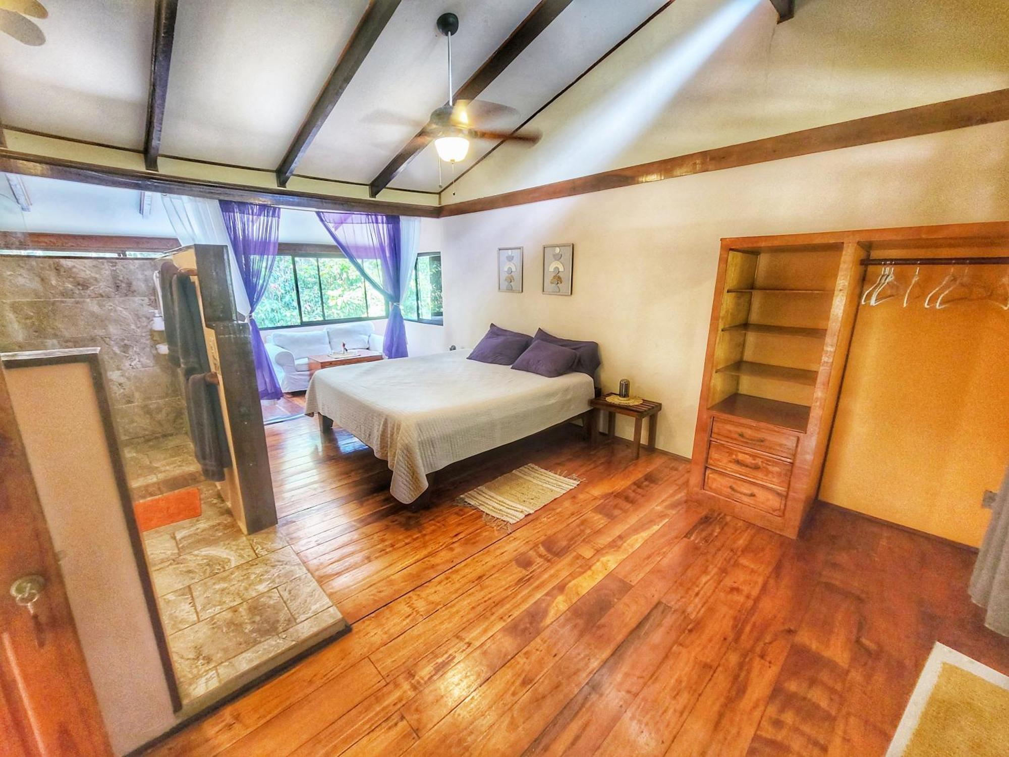 Caribe Town Bungalows Puerto Viejo de Talamanca Bagian luar foto